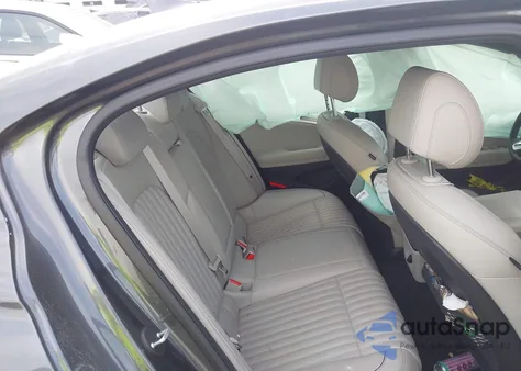 2022 Genesis G70 2.0T Rwd from USA, damaged, VIN KMTG34TAXNU087036